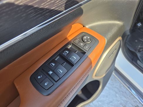 Used 2015 Jeep Grand Cherokee Summit image 12