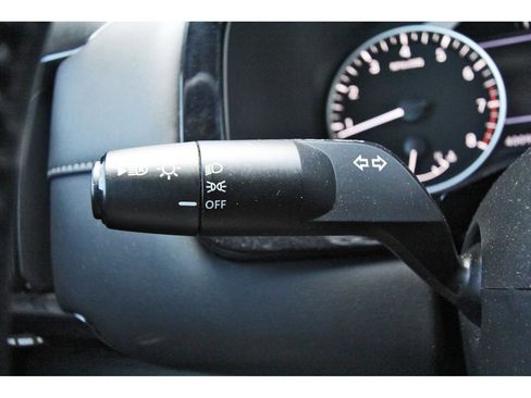 Used 2024 Nissan Pathfinder SV image 17