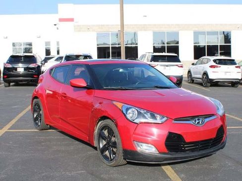 Used 2014 Hyundai Veloster w/ Style Package 02 FWD image 4