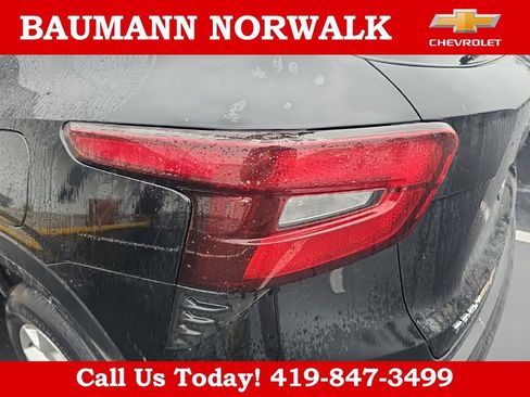 Used 2025 Chevrolet Trax LS w/ LS Convenience Package FWD image 18