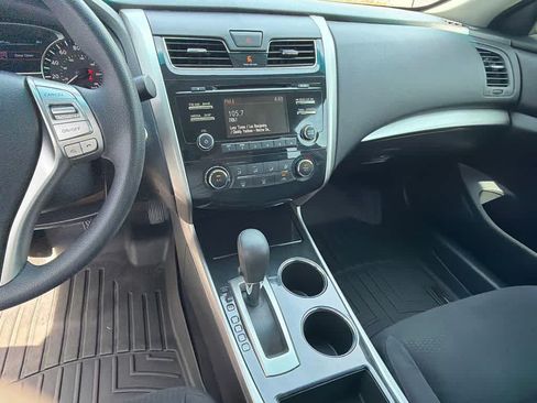 Used 2014 Nissan Altima 2.5 S w/ Display Audio Package FWD image 25