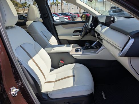 Certified 2025 MAZDA CX-90 Plug-In Hybrid w/ Premium Plus AWD/4WD image 31