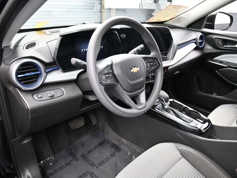 Used 2024 Chevrolet Trax LT image 10