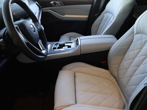 New 2026 BMW X5 xDrive40i w/ Climate Comfort Package image 45