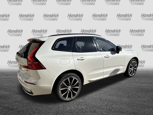 Used 2025 Volvo XC60 B5 Plus w/ Climate Package image 10