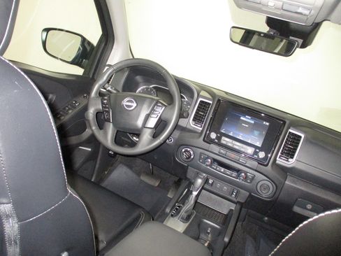 Used 2024 Nissan Frontier SL w/ Technology Package AWD/4WD image 18