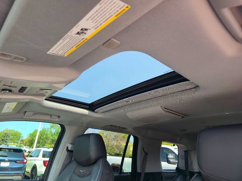 Certified 2020 Cadillac Escalade Premium Luxury AWD/4WD image 21