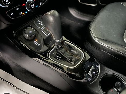 Used 2019 Jeep Compass Limited AWD/4WD image 14
