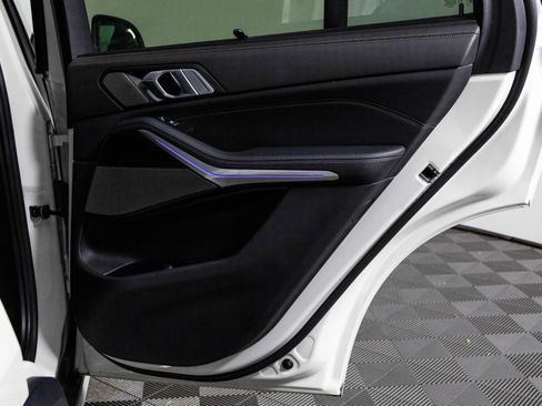 Used 2024 BMW X5 xDrive40i image 41