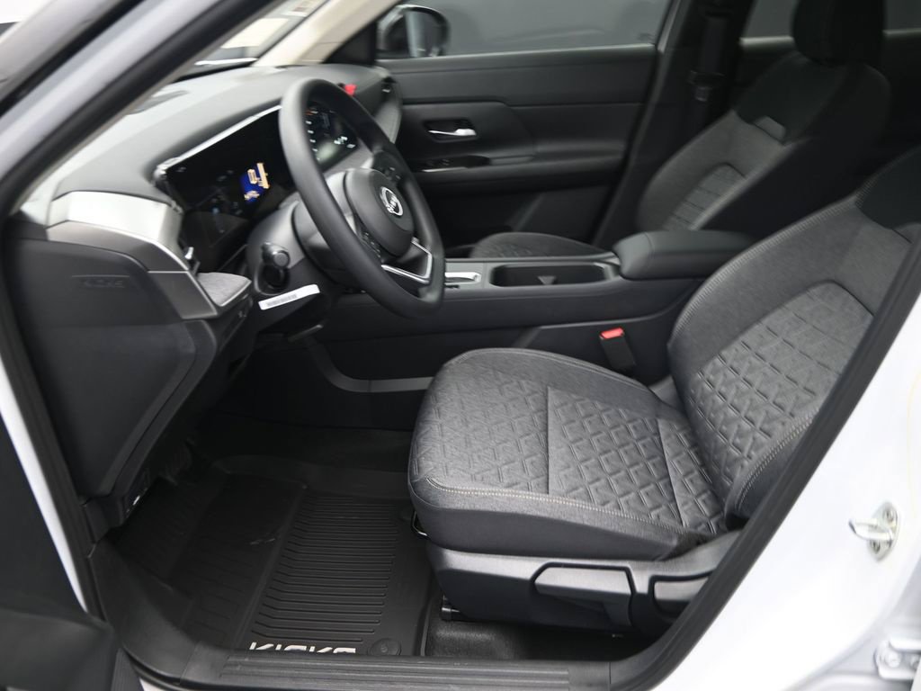 Certified 2026 Nissan Kicks SV w/ Charging Package FWD image 17