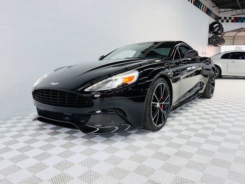 Used 2014 Aston Martin Vanquish Coupe image 2