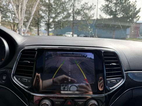 Used 2019 Jeep Grand Cherokee Overland image 19