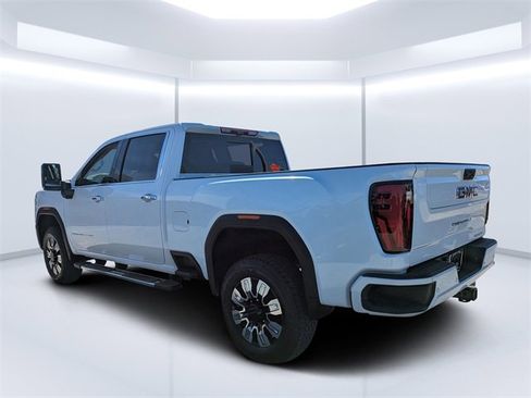 New 2026 GMC Sierra 3500 Denali w/ Denali Reserve Package image 5