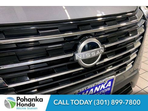 Used 2024 Nissan Rogue S image 31