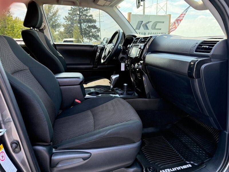 Used 2018 Toyota 4Runner TRD Off-Road w/ TRD Performance Package AWD/4WD image 12