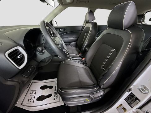 Used 2022 Hyundai Venue Limited FWD image 21