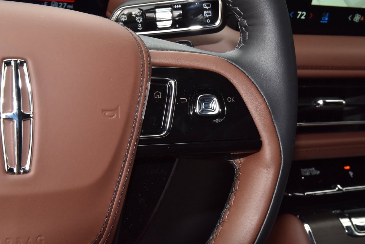 New 2027 Lincoln Aviator Reserve w/ Jet Appearance Package RWD image 26