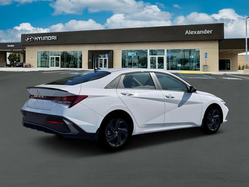 New 2026 Hyundai Elantra Sport FWD image 8