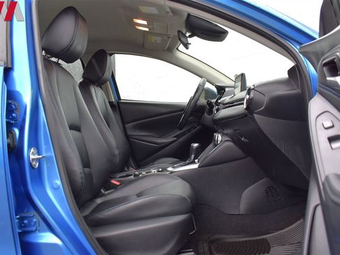 Used 2019 Toyota Yaris XLE image 26