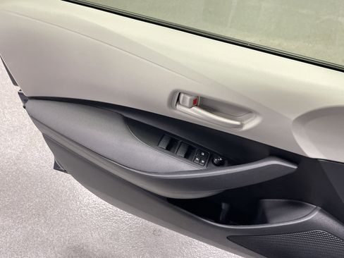 Used 2025 Toyota Corolla LE FWD image 14