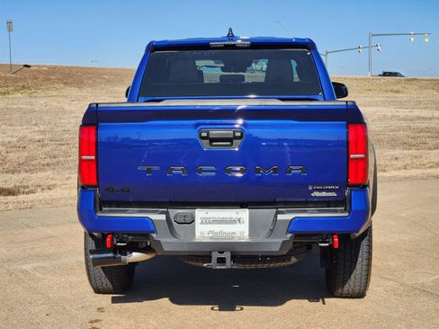 Used 2025 Toyota Tacoma TRD Off-Road image 8