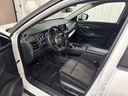 Used 2024 Nissan Rogue SV FWD image 35