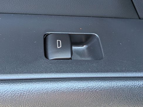 Used 2025 GMC Terrain Elevation AWD/4WD image 29