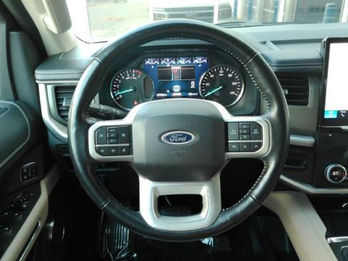 Used 2024 Ford Expedition Max XLT image 33