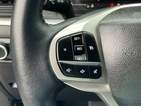 Used 2023 Ford Explorer XLT AWD/4WD image 21