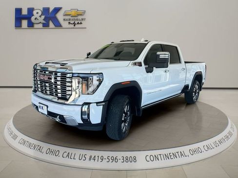 Used 2025 GMC Sierra 2500 Denali w/ Denali Reserve Package AWD/4WD image 3