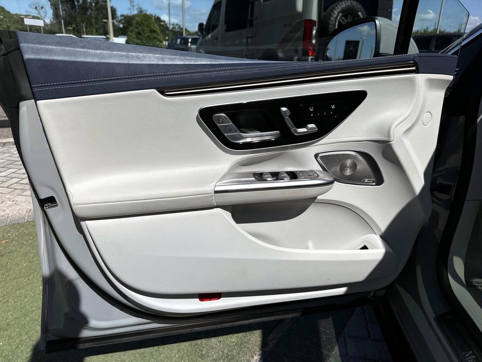 Used 2023 Mercedes-Benz EQE 500 4MATIC Sedan image 16