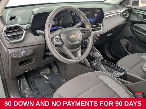 Used 2025 Chevrolet TrailBlazer LT AWD/4WD image 14