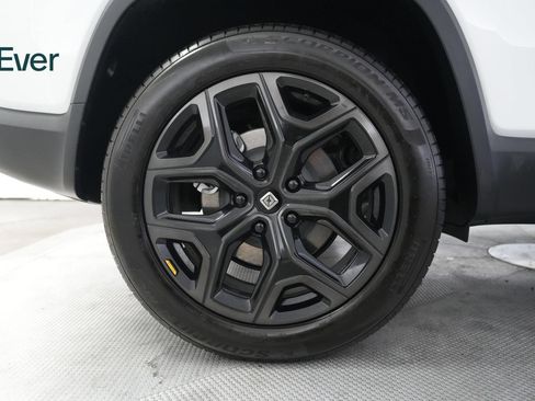 Used 2025 Rivian R1S Adventure AWD/4WD image 22