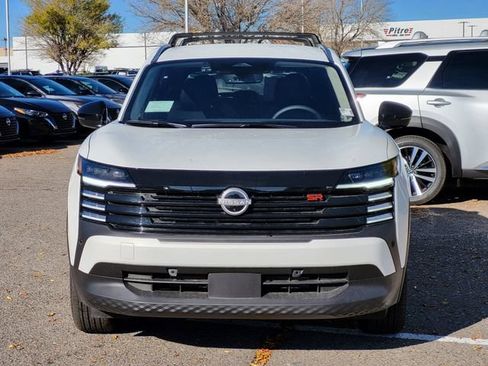 New 2026 Nissan Kicks SR w/ Illumination Package FWD image 5