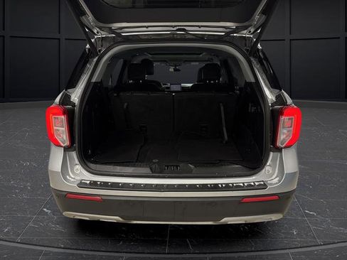 Used 2023 Ford Explorer XLT image 15