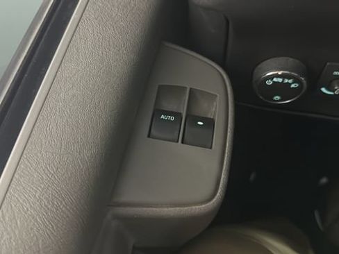 Used 2021 Chevrolet Express 2500 Extended RWD image 9