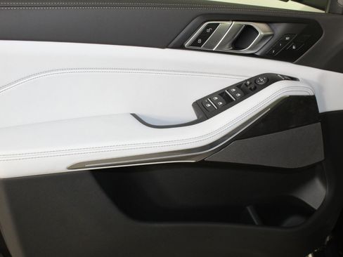 New 2026 BMW X5 sDrive40i w/ Climate Comfort Package image 11