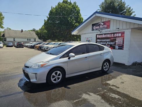 Used 2012 Toyota Prius Two w/ Preferred Accessory Pkg FWD image 5