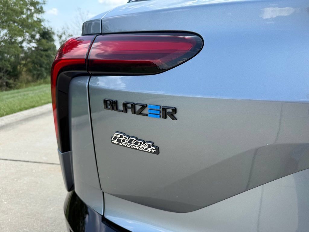 Used 2026 Chevrolet Blazer EV RS w/ Super Cruise Package AWD/4WD image 6