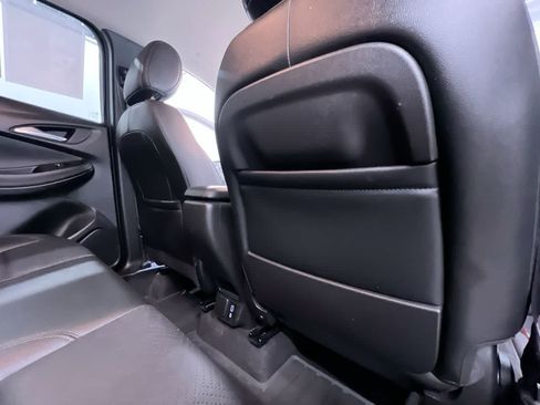 Used 2021 Buick Encore GX Essence FWD image 40
