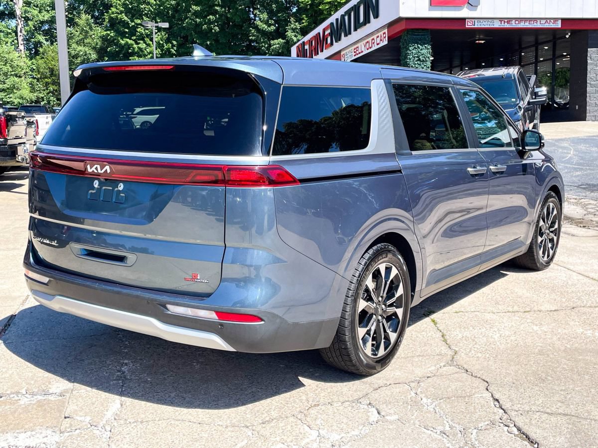 Used 2022 Kia Carnival EX FWD image 6