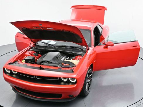 Used 2018 Dodge Challenger R/T w/ Performance Handling Group image 42