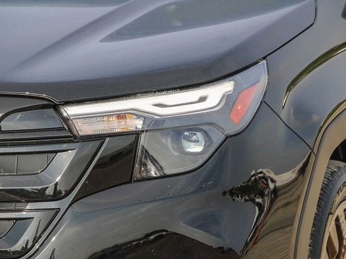 Used 2025 Subaru Forester Sport image 8