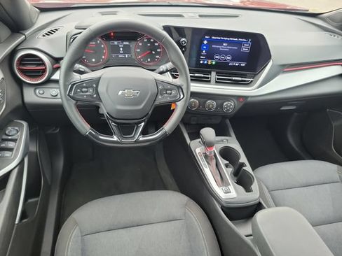 Used 2025 Chevrolet Trax RS w/ Driver Confidence Package FWD image 21