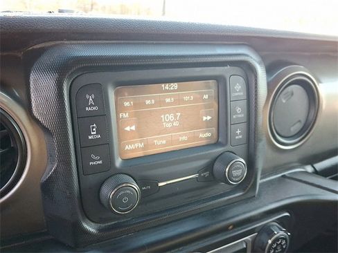 Used 2018 Jeep Wrangler Unlimited Sport S image 3