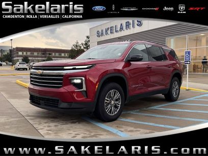 Used 2025 Chevrolet Traverse LT