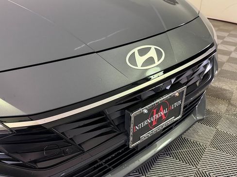 Certified 2024 Hyundai Elantra Limited image 10