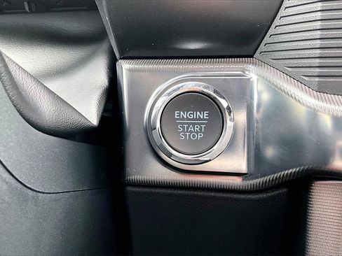 New 2025 Ford F150 Platinum w/ Equipment Group 702A High image 18