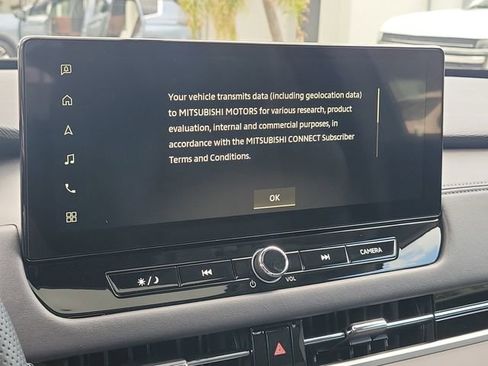 New 2025 Mitsubishi Outlander SE image 30