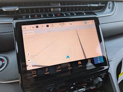 New 2025 Jeep Grand Cherokee Limited image 24